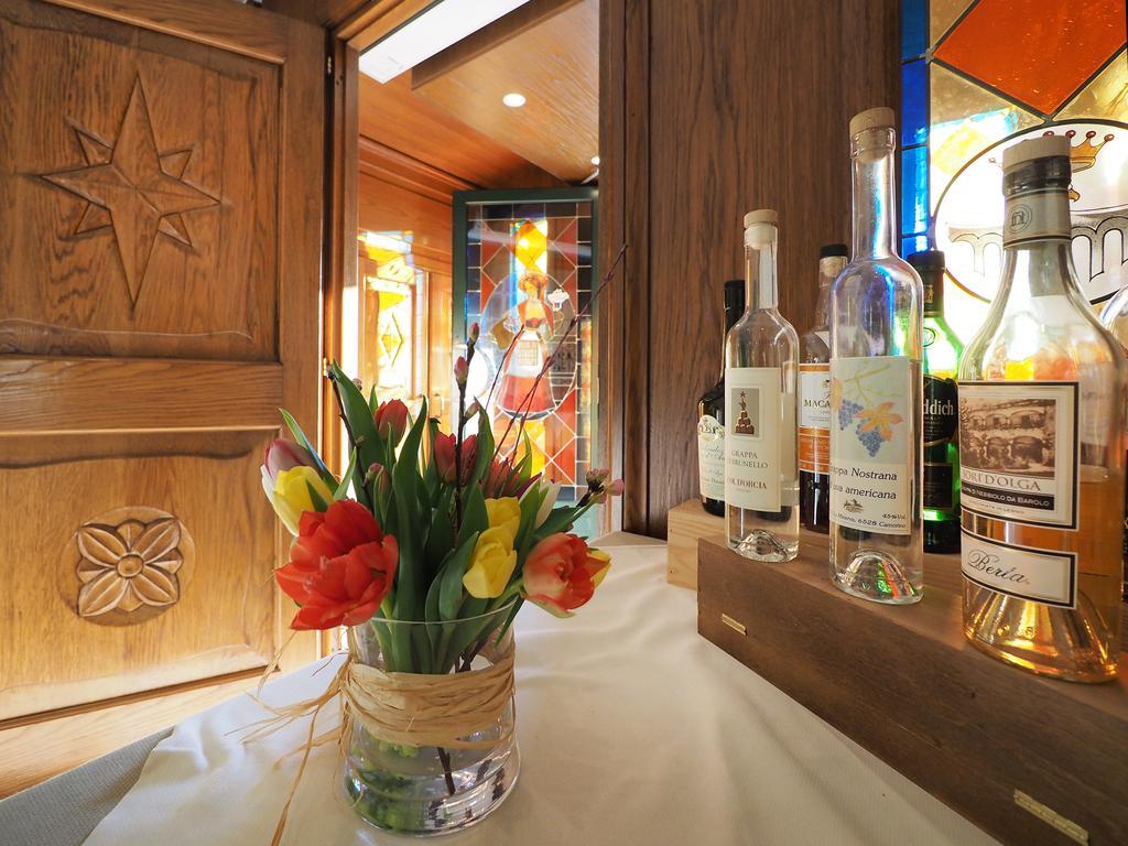 Ristorante Charme Hotel Tre Terre Ponte Brolla ภายนอก รูปภาพ