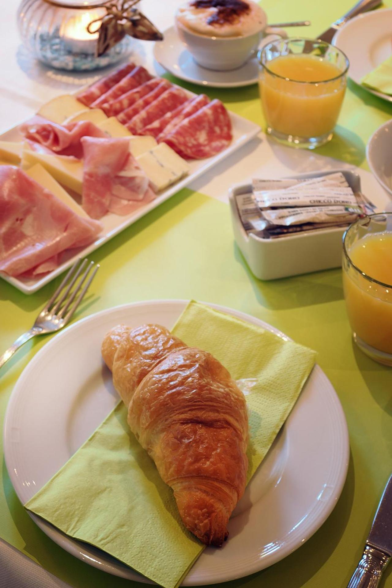 Ristorante Charme Hotel Tre Terre Ponte Brolla ภายนอก รูปภาพ