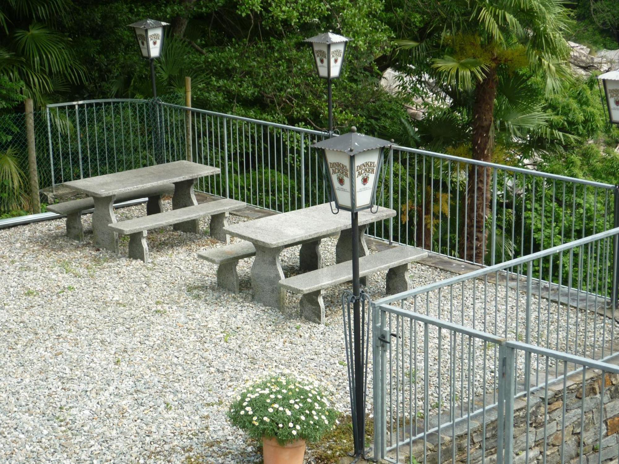 Ristorante Charme Hotel Tre Terre Ponte Brolla ภายนอก รูปภาพ